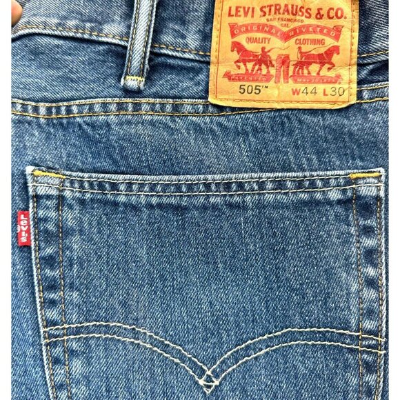 Levi's 505 Regular Fit Men's Jeans size W44 L30, Rinse Medium wash 100 cotton - Picture 16 of 16